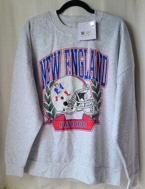 Gameday Couture New England Patriots Sweatshirt Women M NWT NFL Retro Graphic
